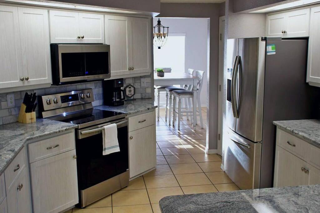 Spacious 4-Bedroom 2-Bath Abode Winter Haven Luaran gambar