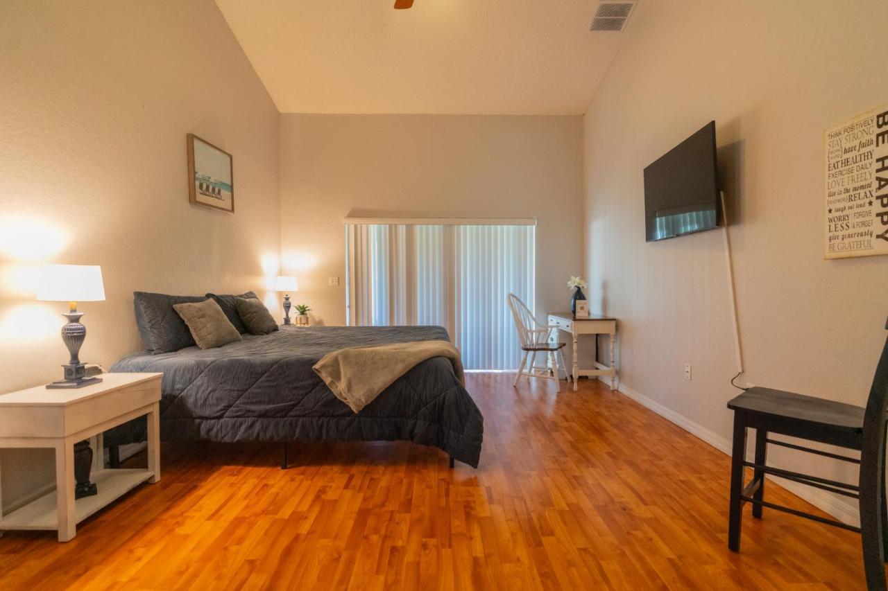Spacious 4-Bedroom 2-Bath Abode Winter Haven Luaran gambar